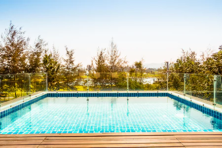 Cost of Glass Pool Fence Repair in Leesburg, FL